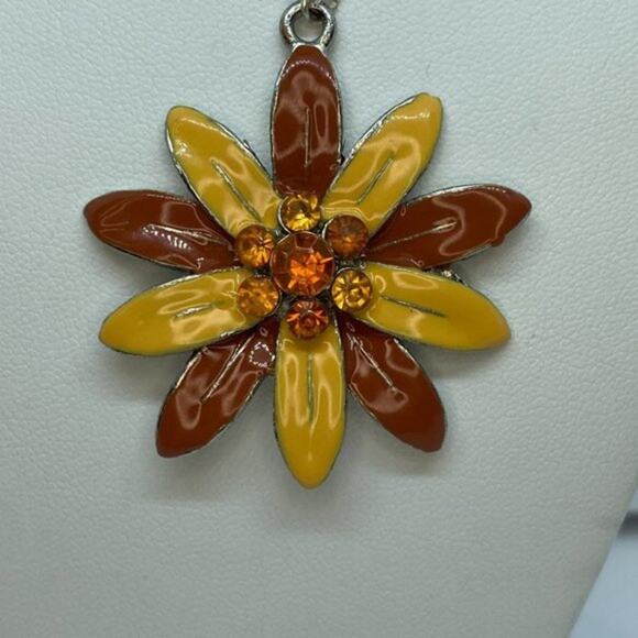 Multi-tone Orange Rhinestone Flower Necklace - Picture 3 of 7